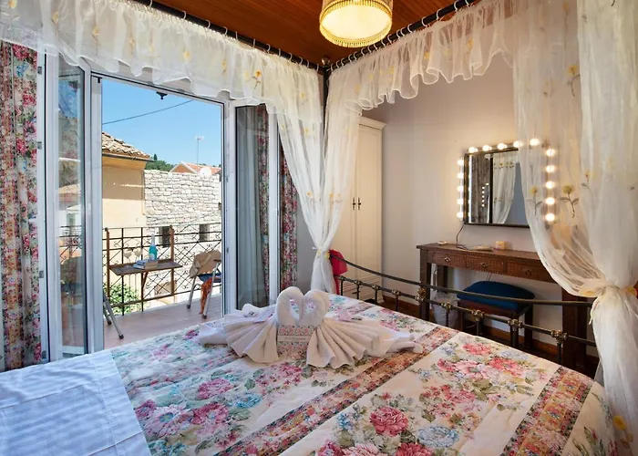Evi\'S Maisonette