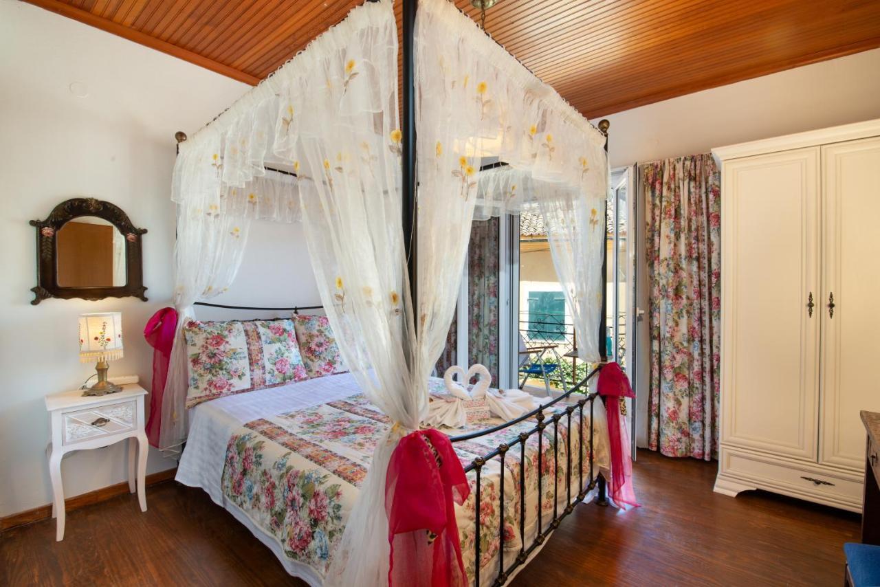 Evi's Maisonette *